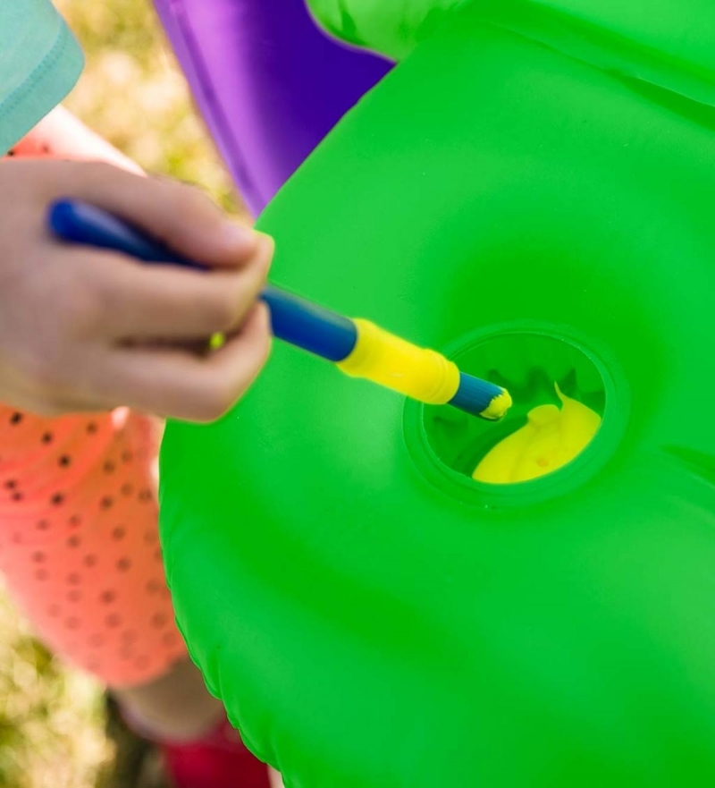 inflatable paint easel